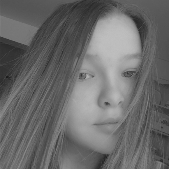 Meet your Posher, Aubry - Picture 1 of 1